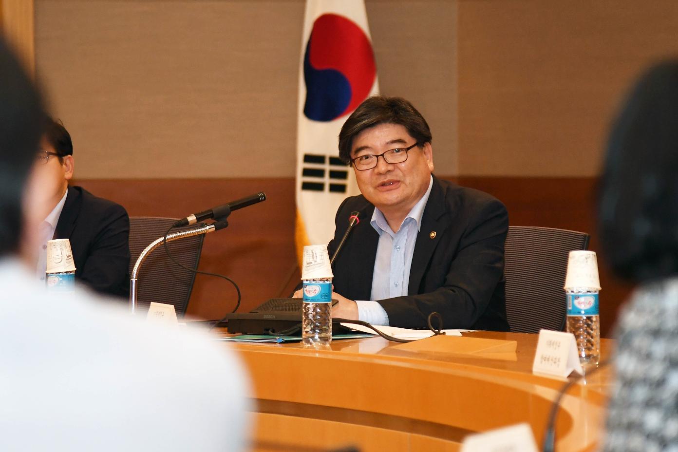 김용진 차관, 국민참여예산 참여자 간담회