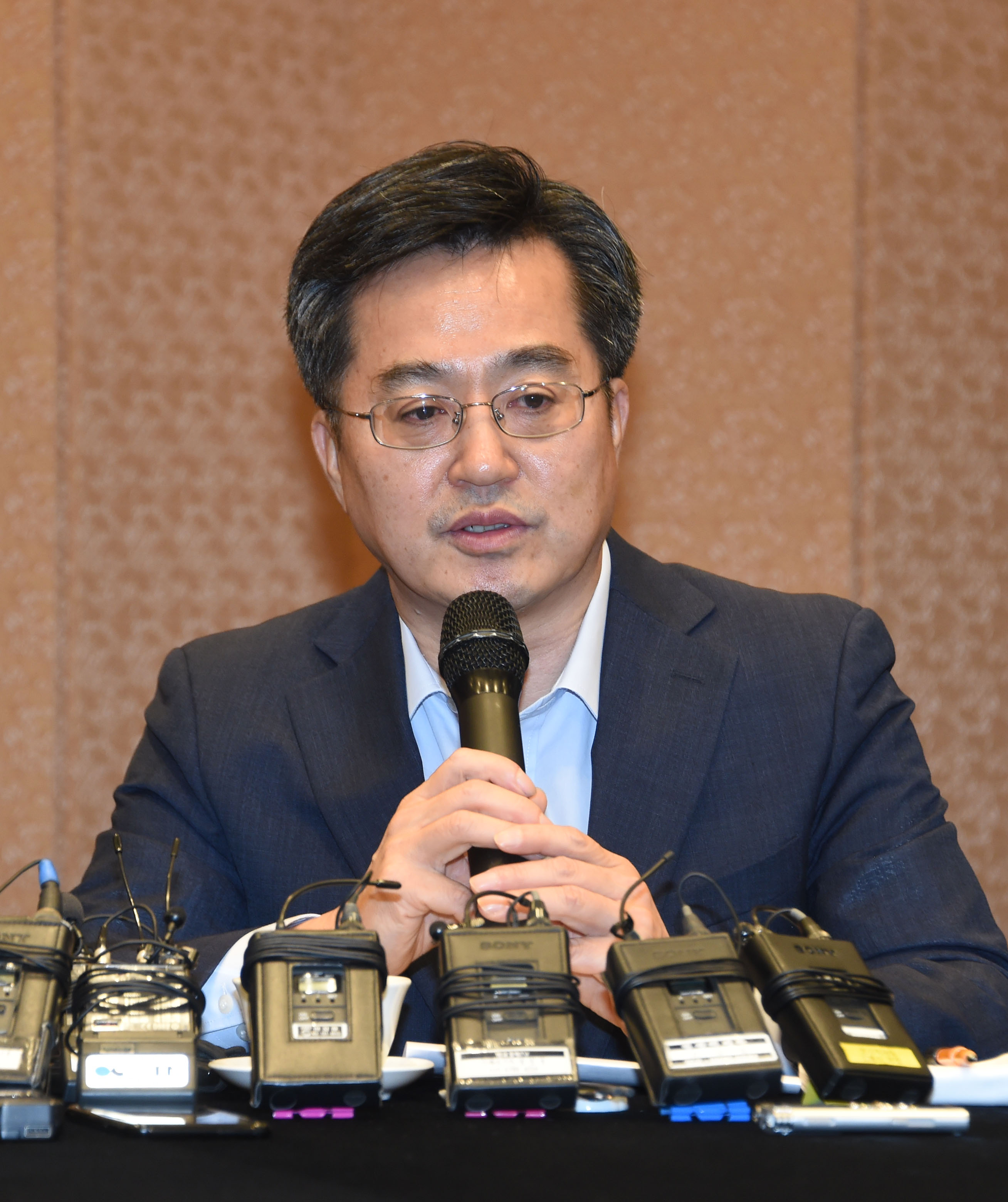 김동연 부총리, 이주열 한은총재 회동 