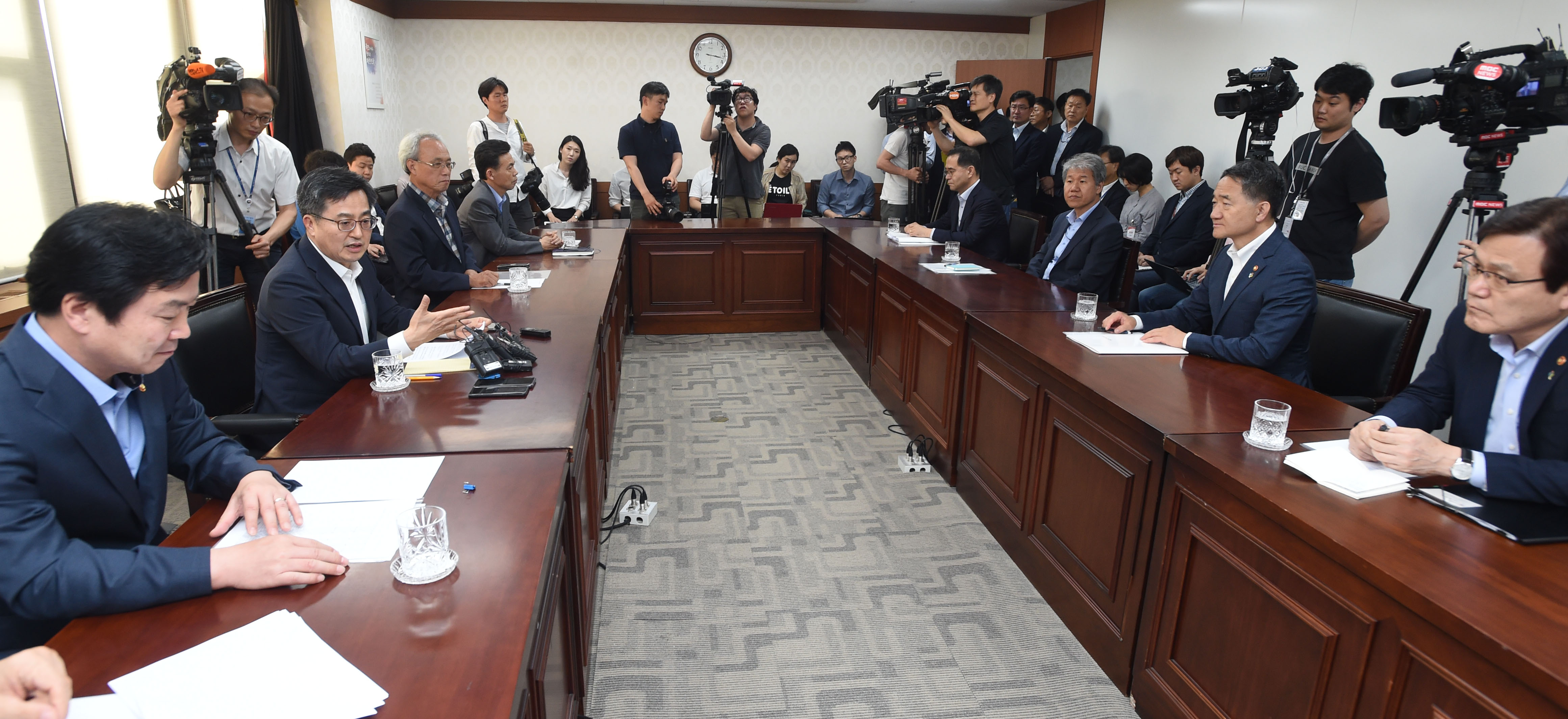 김동연 부총리, 소득분배 관련 경제현안간담회 