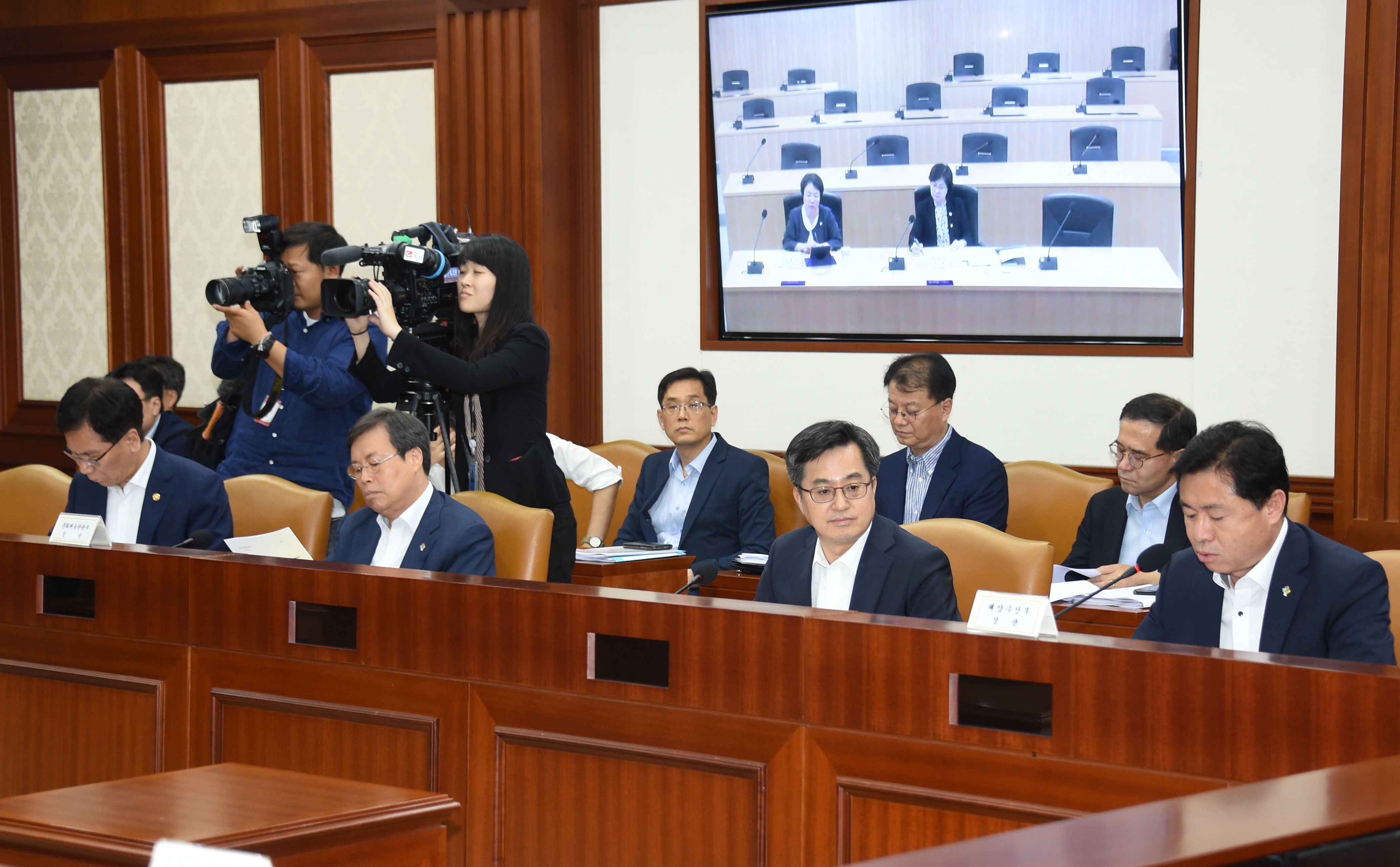 김동연 부총리, 제9차 경제관계장관회의 
