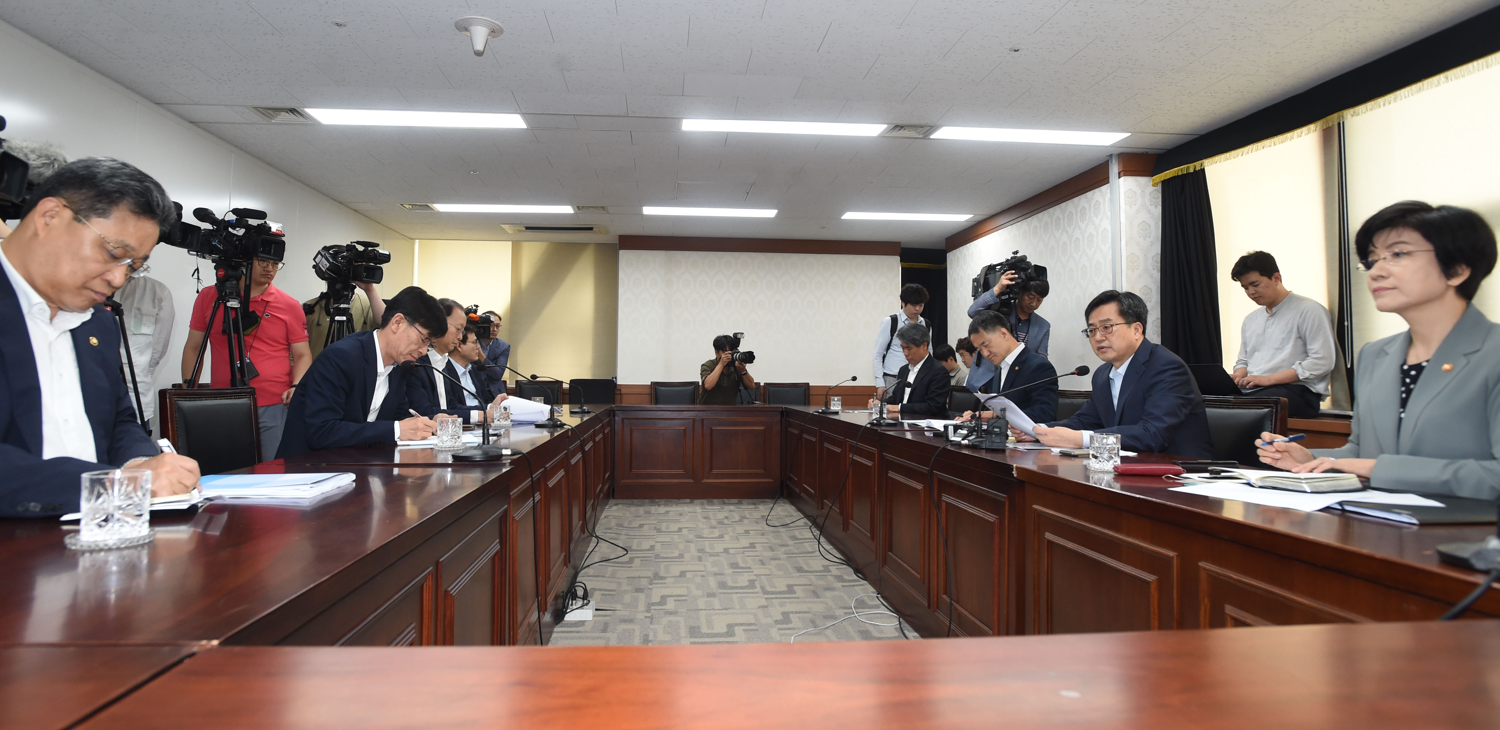 김동연 부총리, 경제현안간담회 