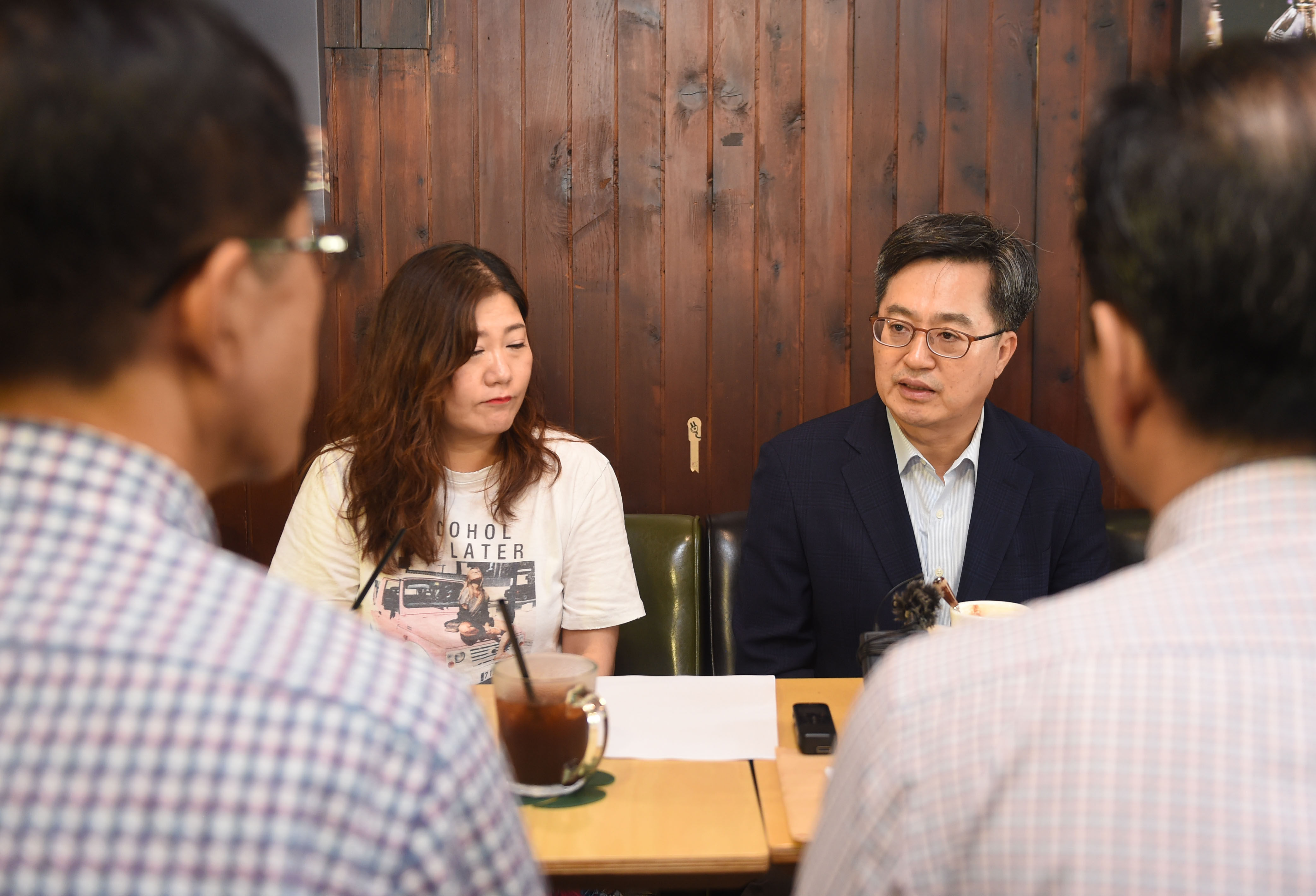 김동연 부총리, 신촌지역 소상공인과 현장간담회 