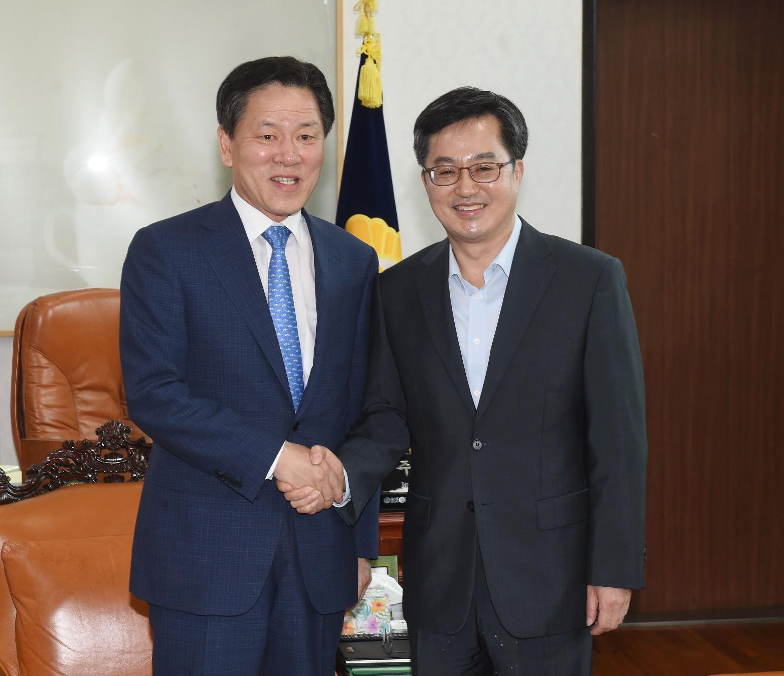 김동연 부총리, 주승용 국회부의장 예방 