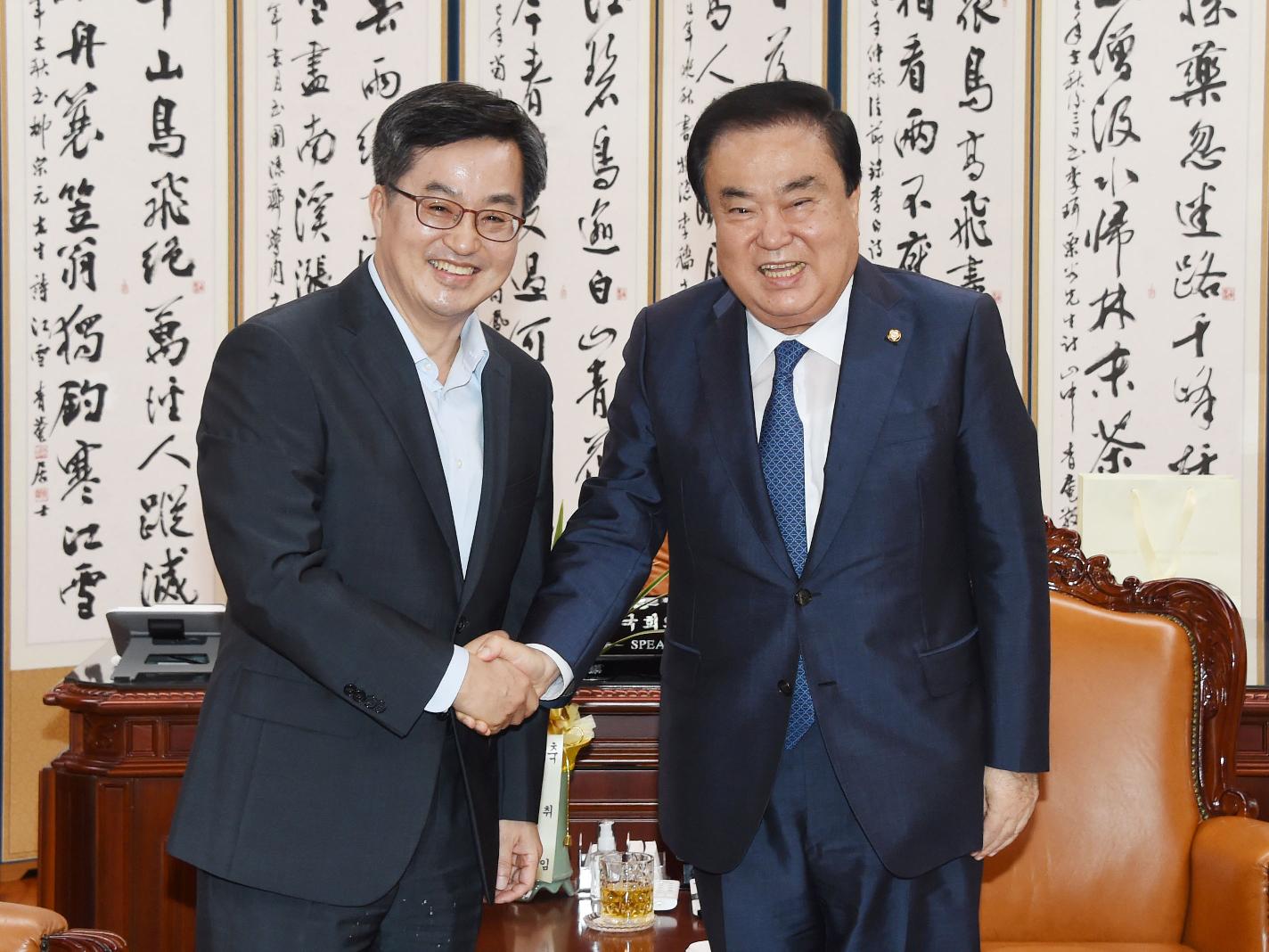 김동연 부총리, 문희상 국회의장 예방 