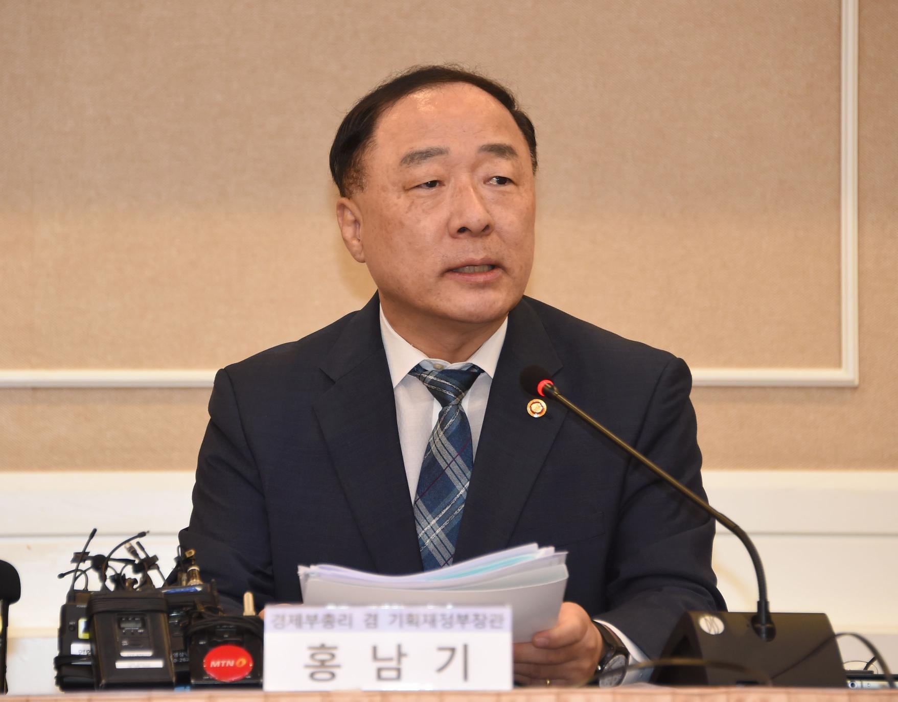 홍남기 부총리, 일본수출규제대책 민.관.정 협의회 2차회의 논의 결과브리핑