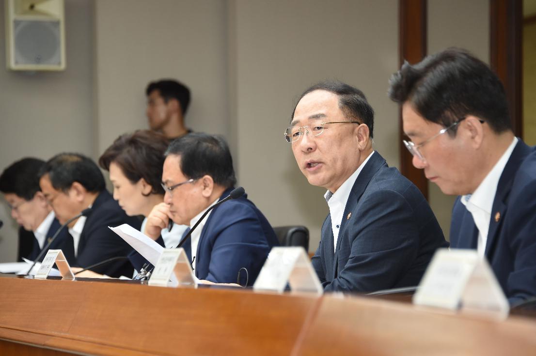 홍남기 부총리, 제21차 경제관계장관회의 겸 제3차 혁신성장 전략회의