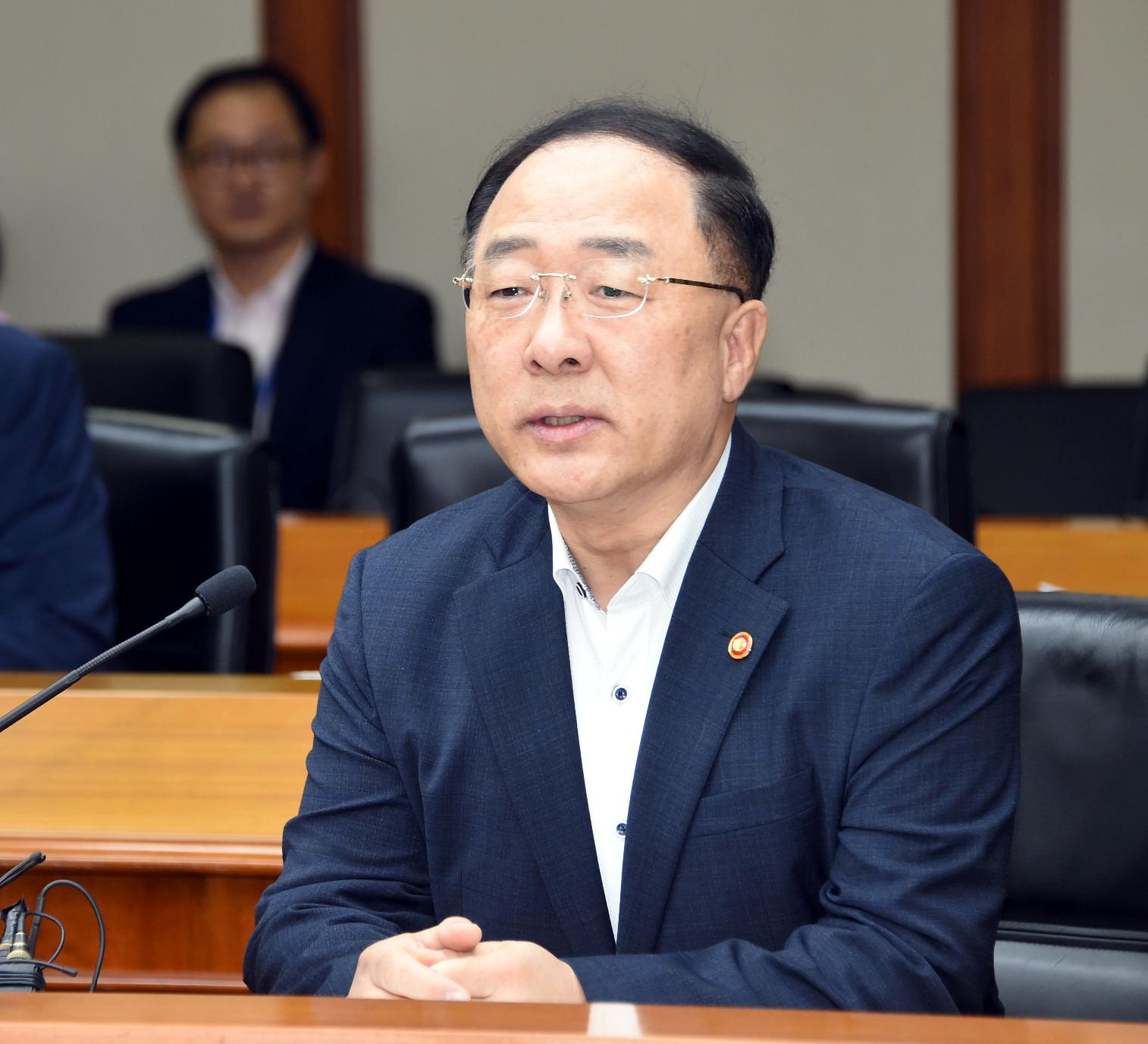 홍남기 부총리, 제21차 경제관계장관회의 겸 제3차 혁신성장 전략회의