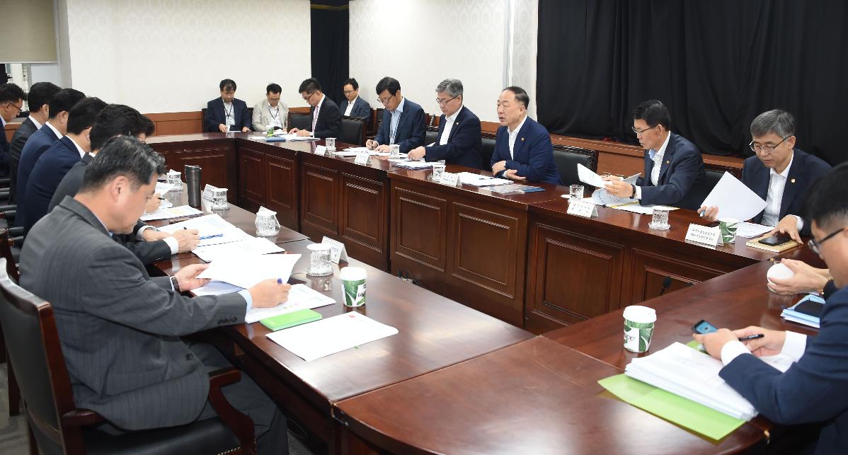 홍남기 부총리, 일본 수출규제 대응 관계장관회의