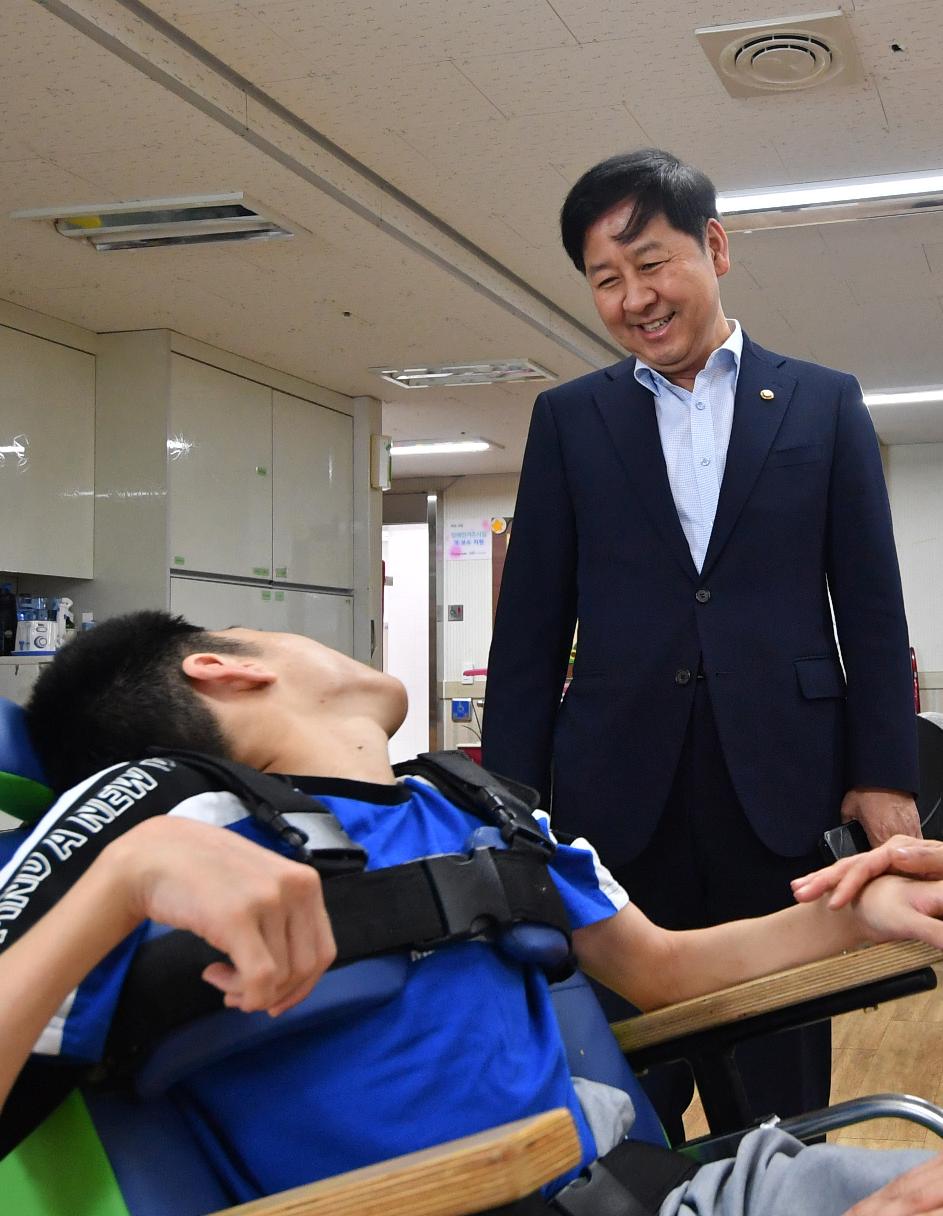 구윤철 차관, 명절 연휴 기간을 맞아 장애인 거주시설 현장방문