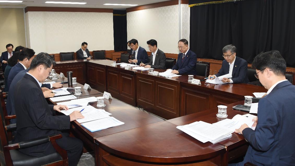 홍남기 부총리, 일본 수출규제 대응 관계장관회의