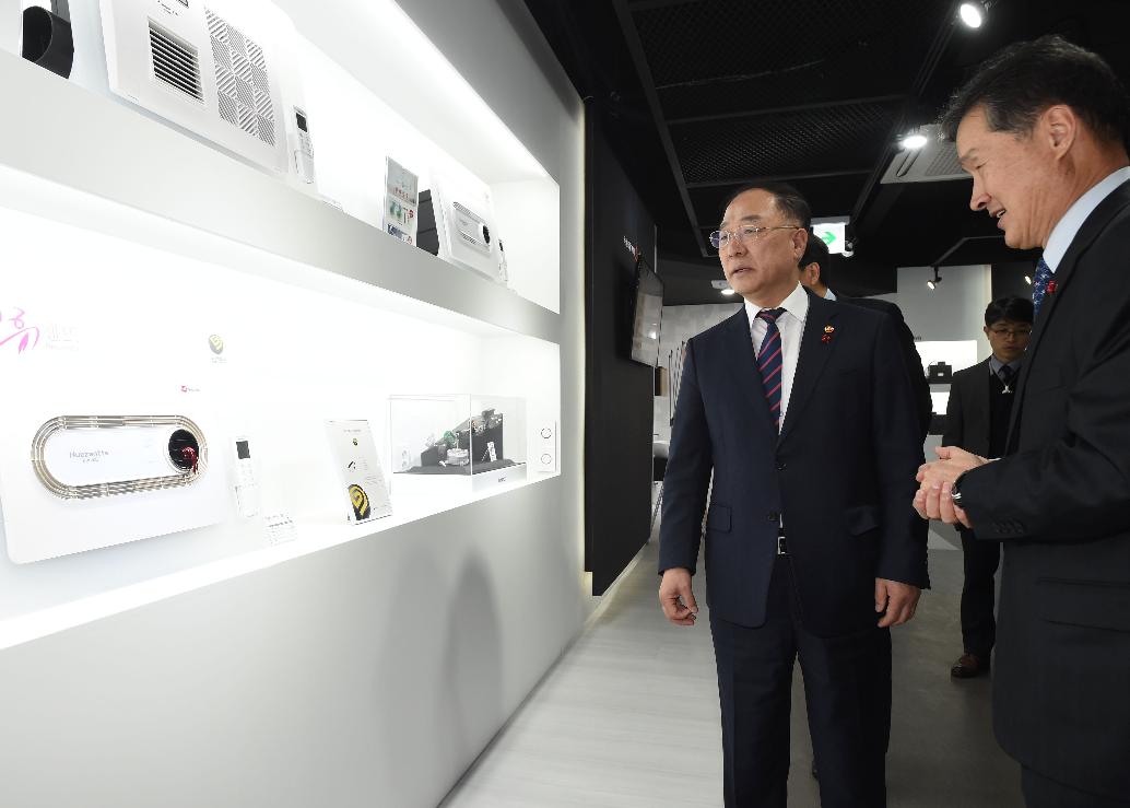 홍남기 부총리, 수출 중소기업 현장방문