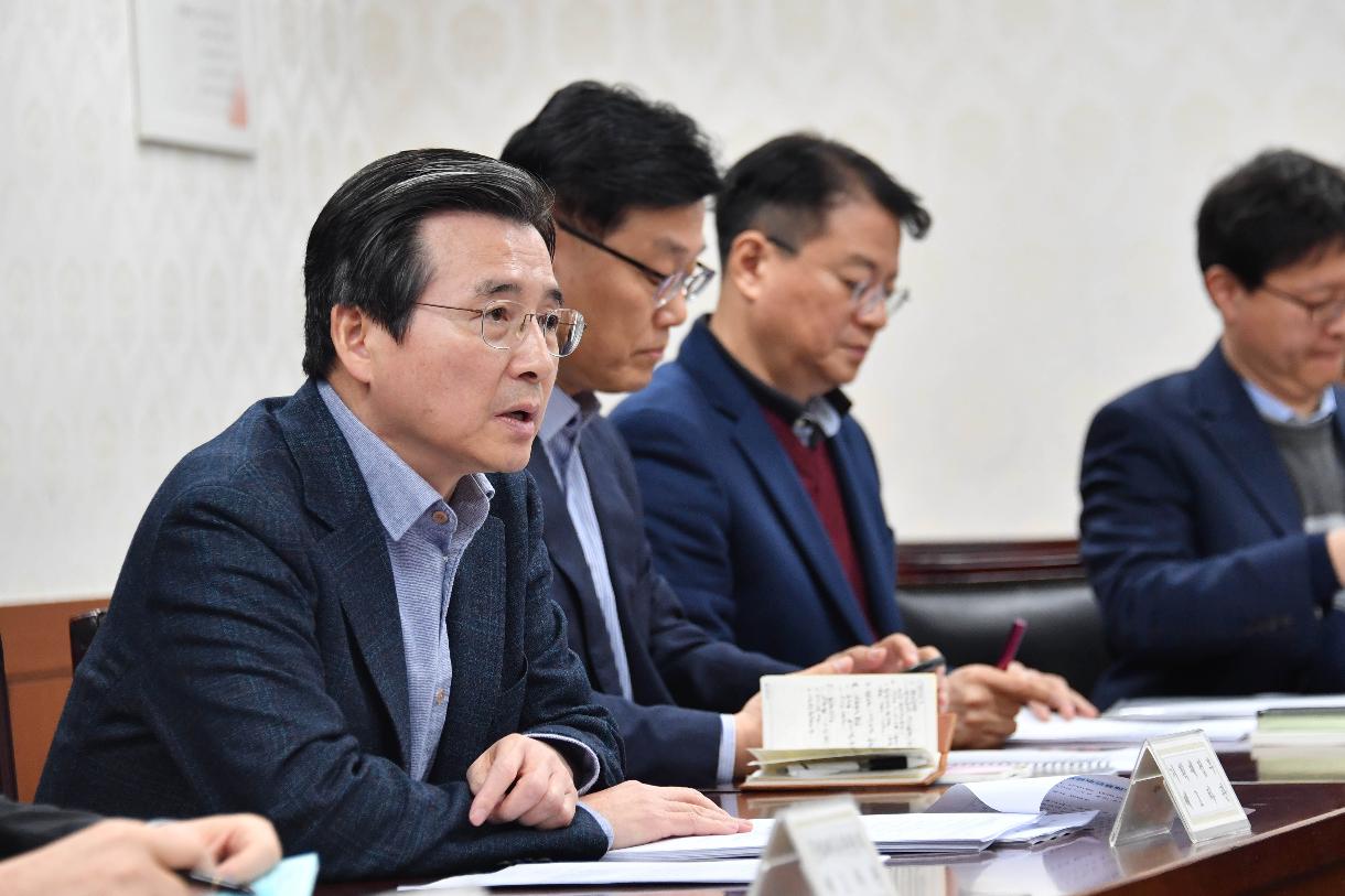 김용범 차관, 신종 코로나바이러스 관련 확대 거시경제금융회의