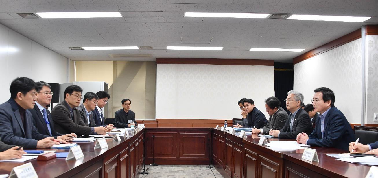김용범 차관, 신종 코로나바이러스 관련 확대 거시경제금융회의