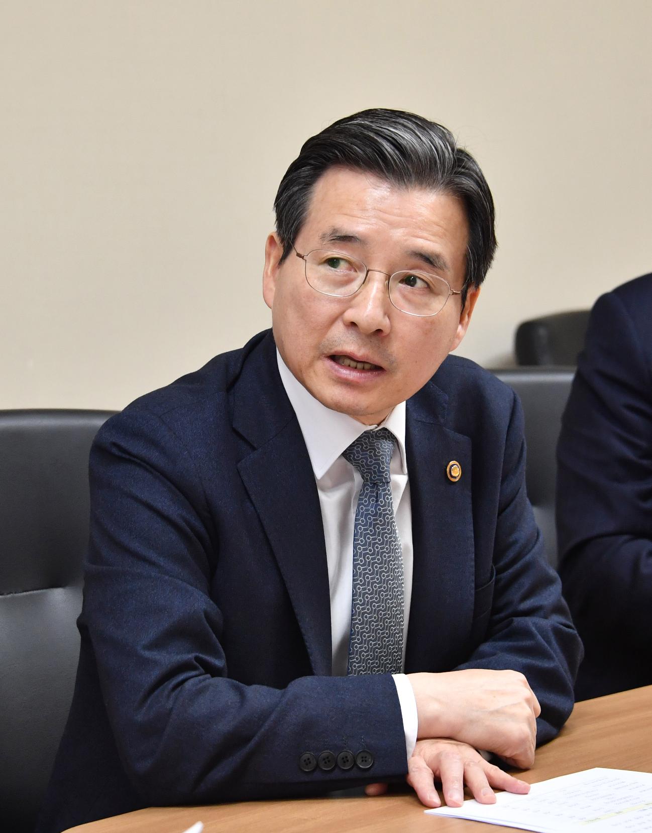 김용범 차관, 의약외품 시장점검 및 대응관련 회의