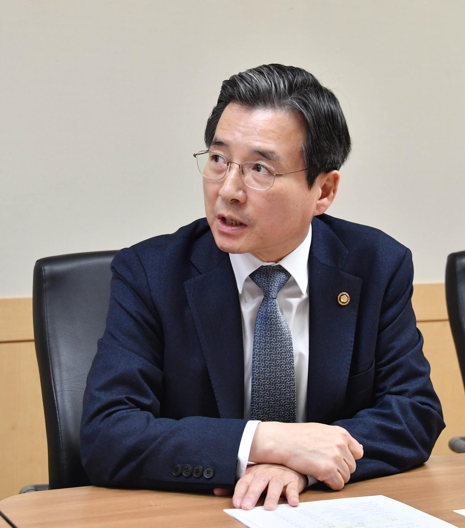 김용범 차관, 의약외품 시장점검 및 대응관련 회의