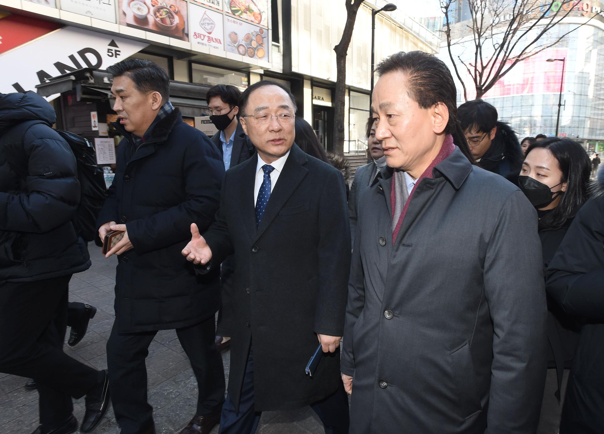 홍남기 부총리, 신종 코로나바이러스 관련 현장방문 및 간담회
