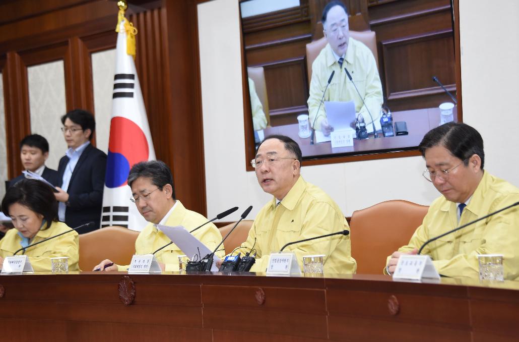 홍남기 부총리, 코로나19 대응 경제관계장관회의 겸 일본 수출규제 대응 관계장관회의