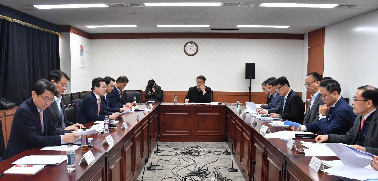 김용범 차관, 마스크 등 시장교란행위 방지 관계부처 점검회의