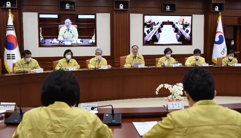 홍남기 부총리, 제9차 코로나19 대응 경제관계장관회의 겸 제6차 경제활력대책회의