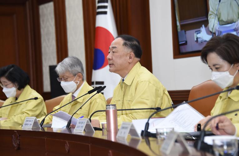 홍남기 부총리, 제9차 코로나19 대응 경제관계장관회의 겸 제6차 경제활력대책회의