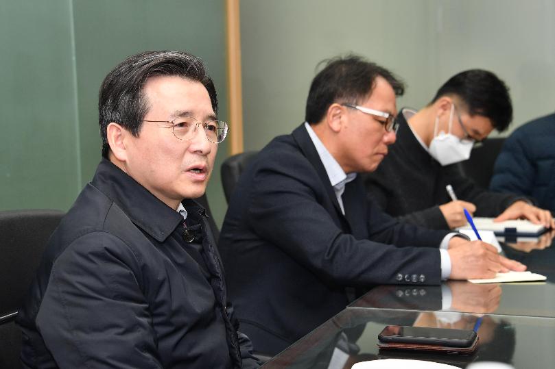 김용범 차관, 마스크 수급점검 T/F 생산현장 방문