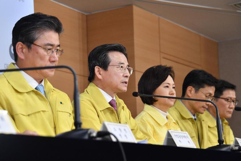 김용범 차관, 마스크 수급 안정화 대책 합동브리핑
