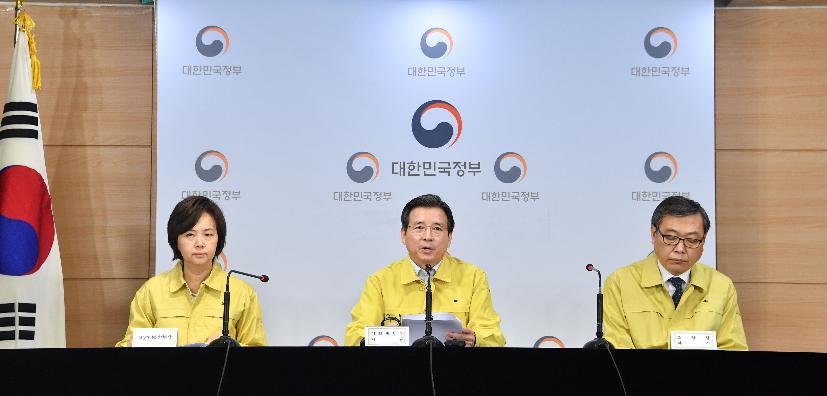 김용범 차관, 마스크 수급 안정화 대책 보완방안 브리핑