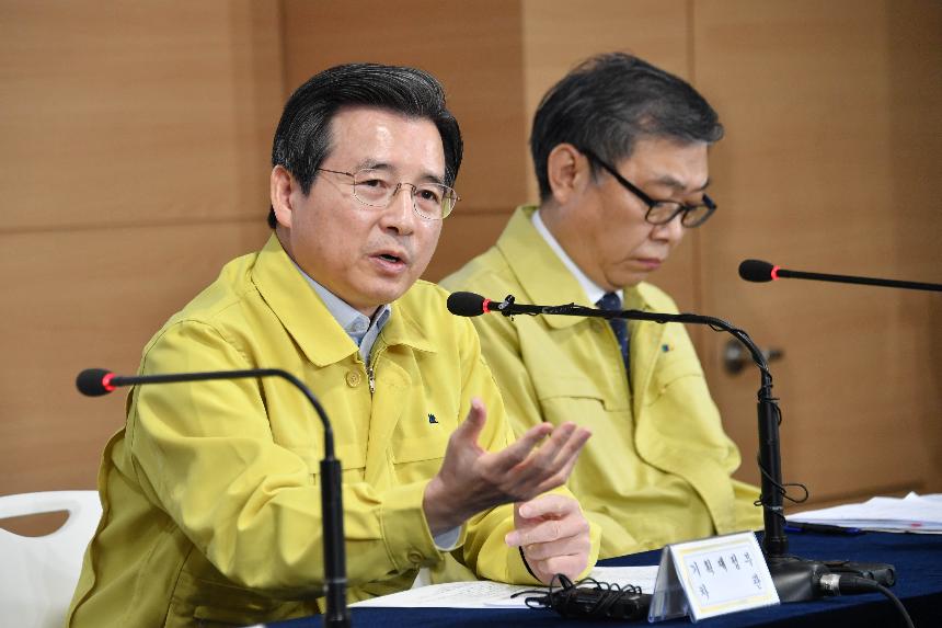 김용범 차관, 마스크 수급 안정화 대책 보완방안 브리핑