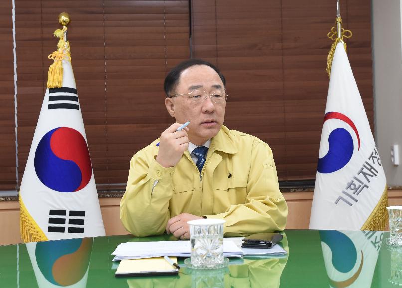 홍남기 부총리, 관계장관회의(녹실회의)