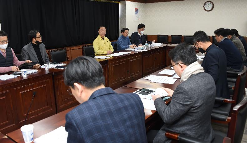 홍남기 부총리, 기획재정부 긴급 현안점검회의