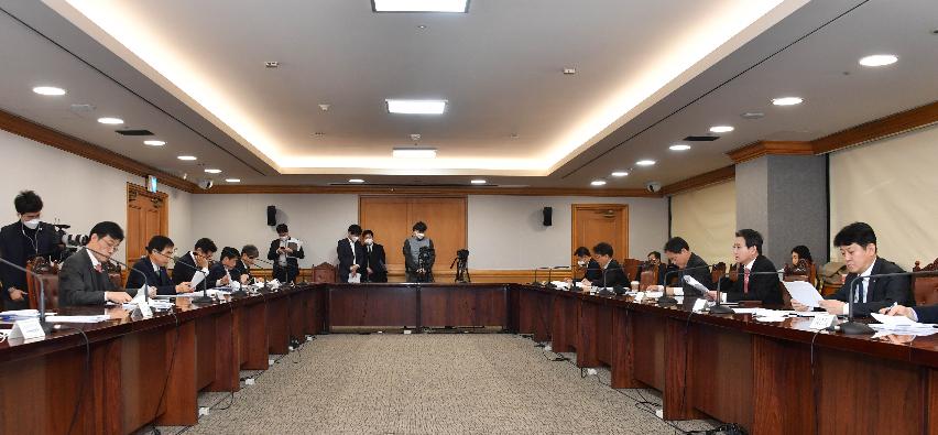 김용범 차관, 거시경제금융회의