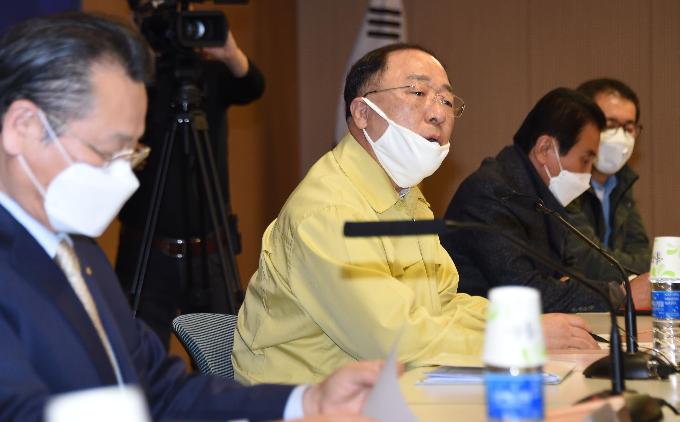 홍남기 부총리, 코로나19 관련 대구경제인 간담회