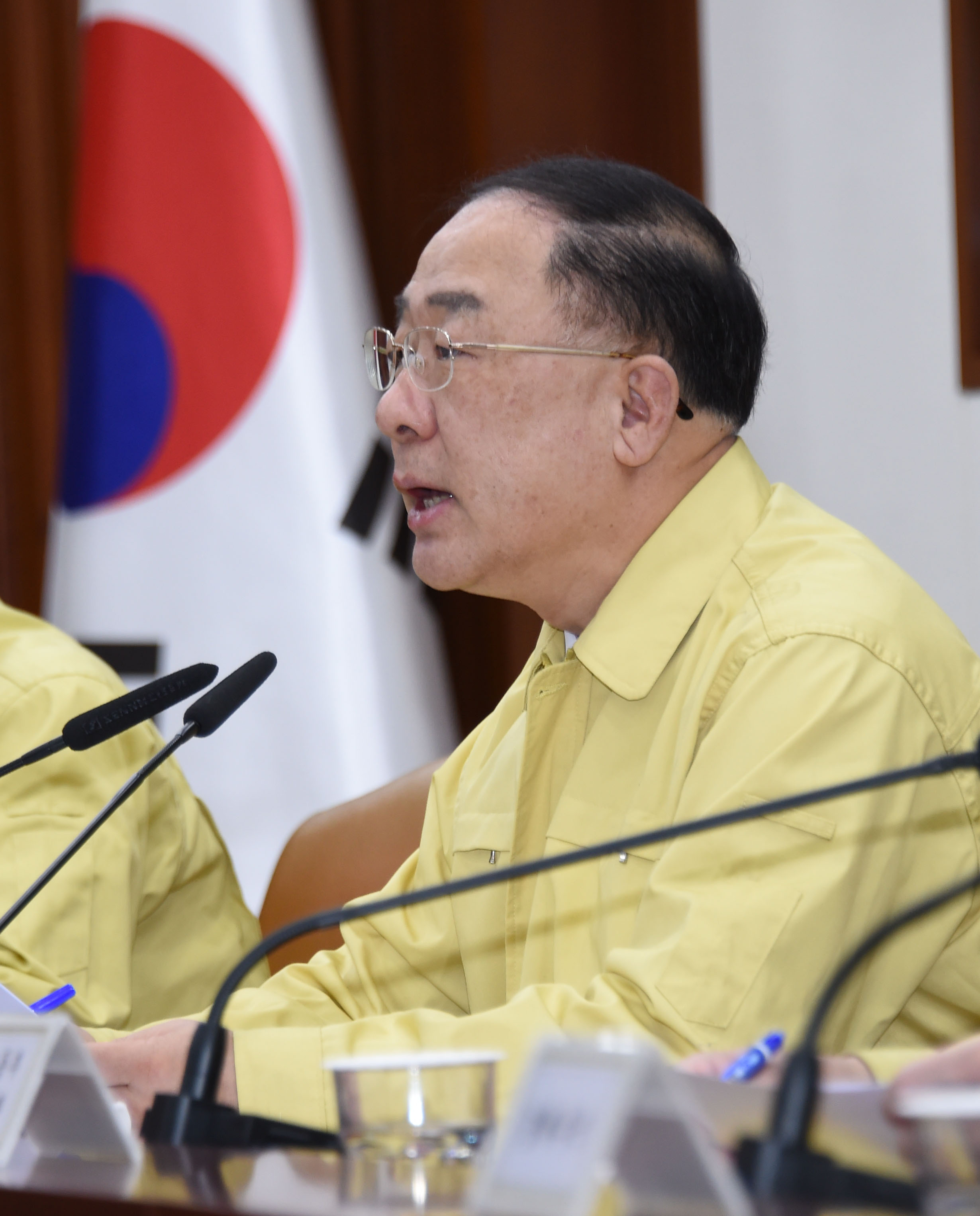 제2차 위기관리대책회의 개최(코로나19 피해 추가 지원방안) 4}