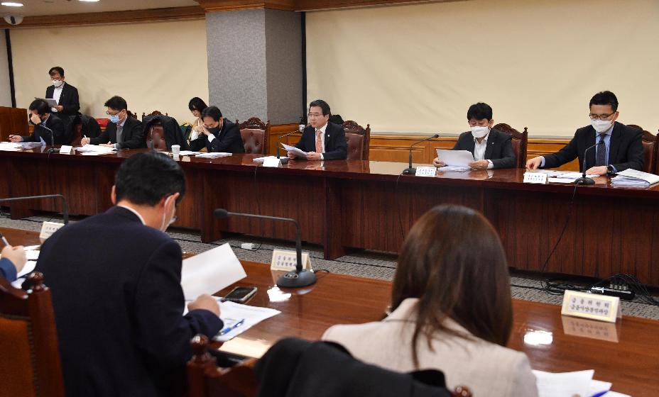 김용범 차관, 거시경제금융회의