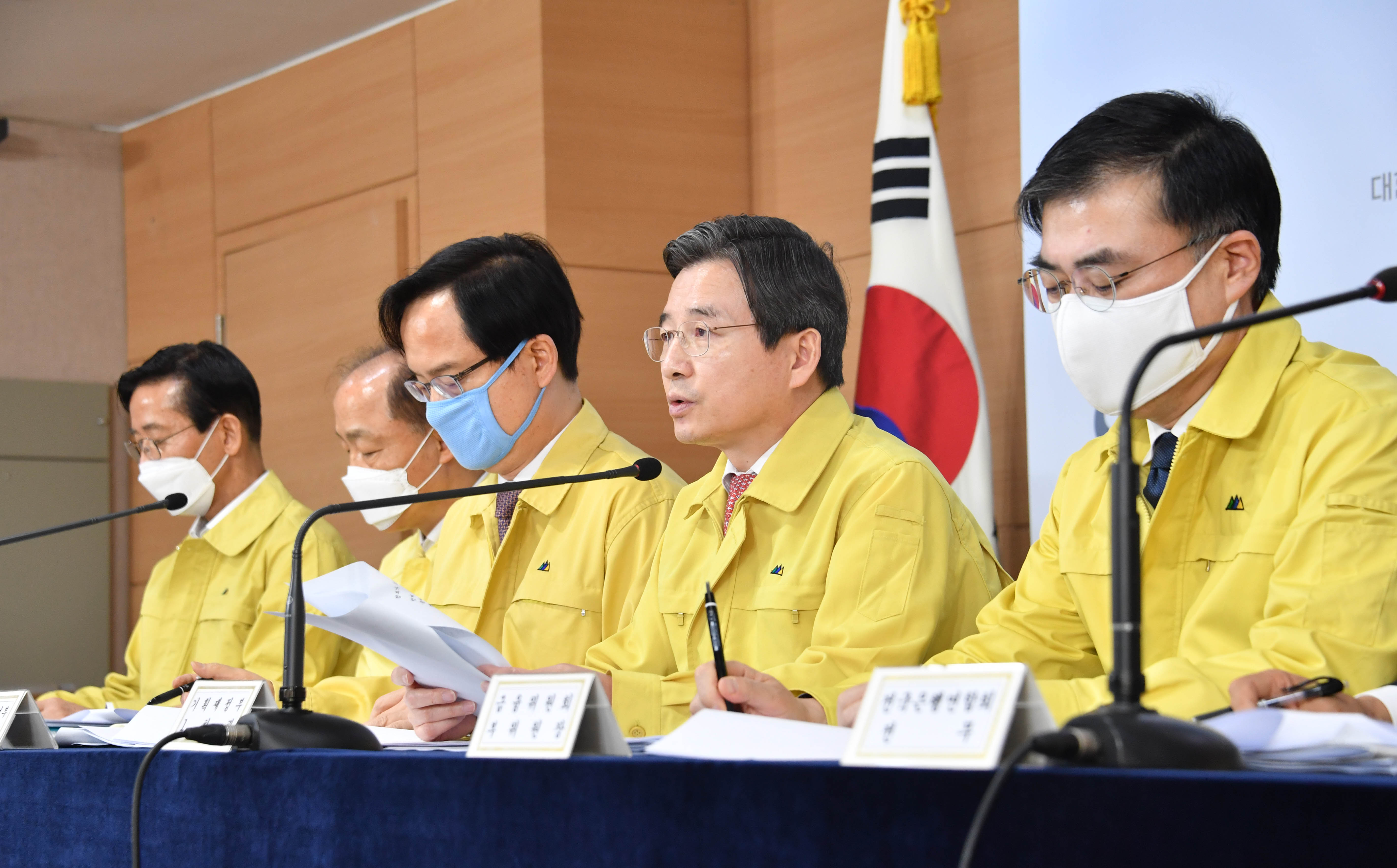 소상공인 금융지원 신속 집행 방안 관련 공동브리핑 개최 3}