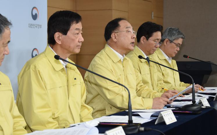 홍남기 부총리, 제3차 비상경제회의 결과 관계부처 합동브리핑