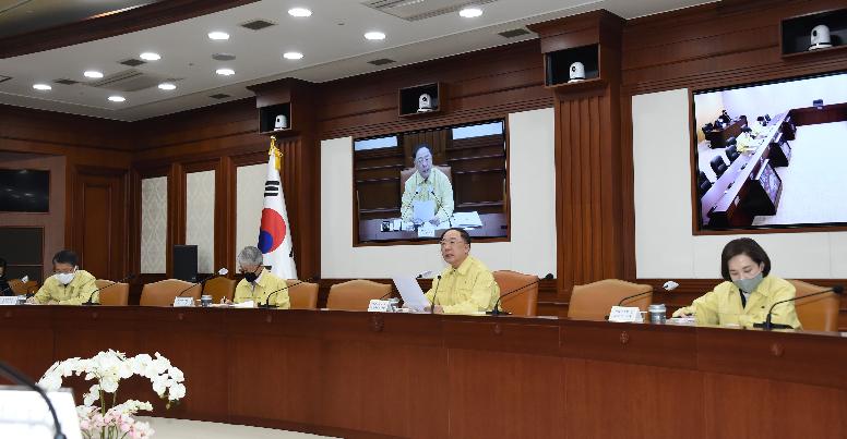 홍남기 부총리, 제13차 코로나19 대응 경제관계장관회의 겸 제3차 위기관리대책회의
