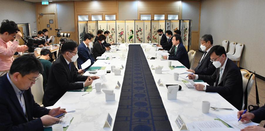 김용범 차관, 제3차 물가관계차관회의 및5차 혁신성장 전략점검회의 겸 정책점검회의