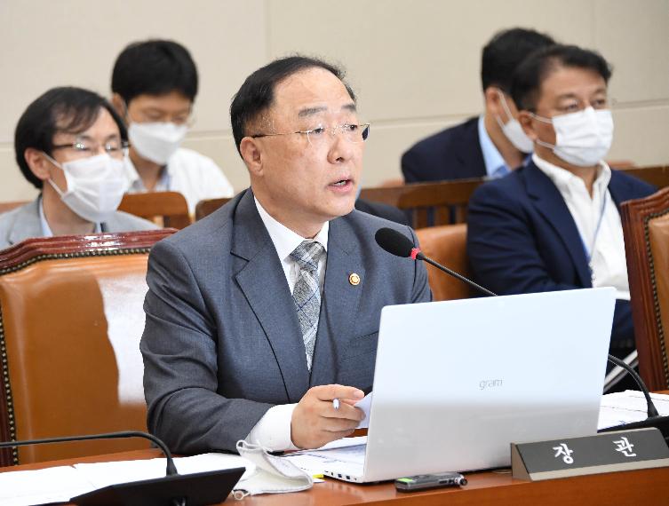 홍남기 부총리, 제2차 기획재정위원회