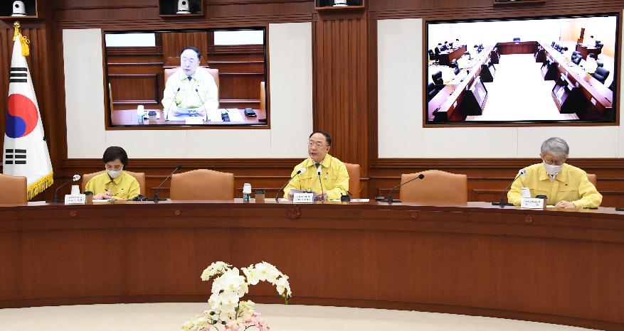 홍남기 부총리, 제12차 비상경제 중앙대책본부 회의
