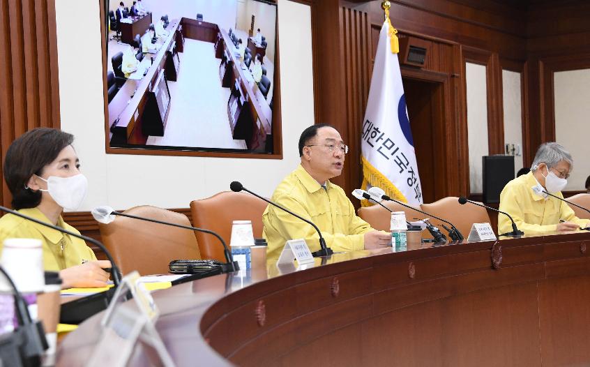 홍남기 부총리, 제12차 비상경제 중앙대책본부 회의