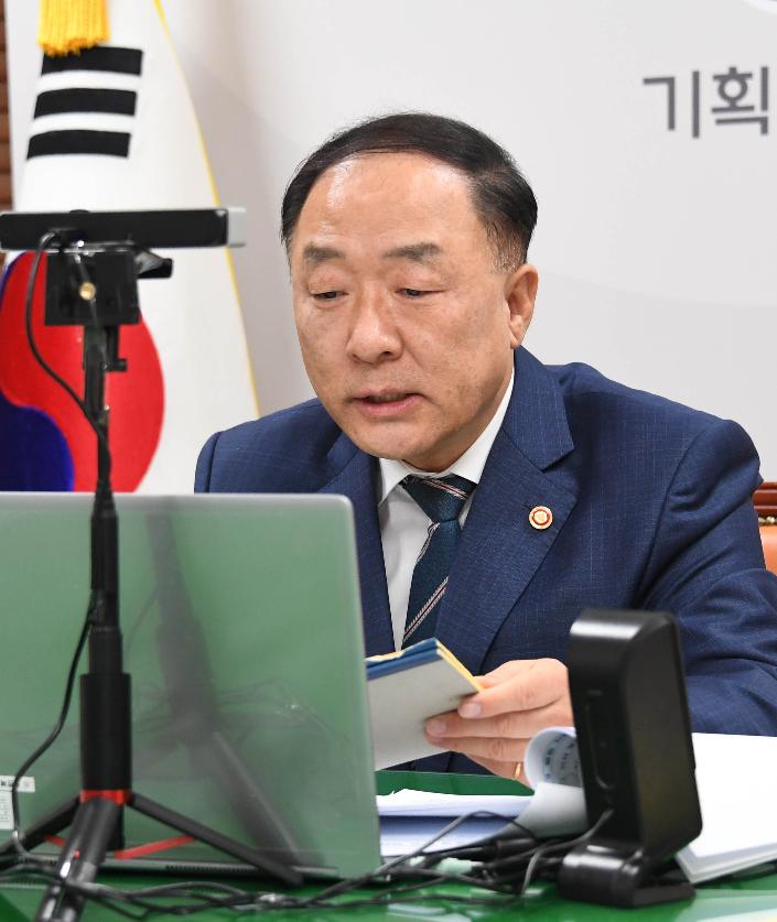 홍남기 부총리, 아사카와 ADB총재 화상 면담