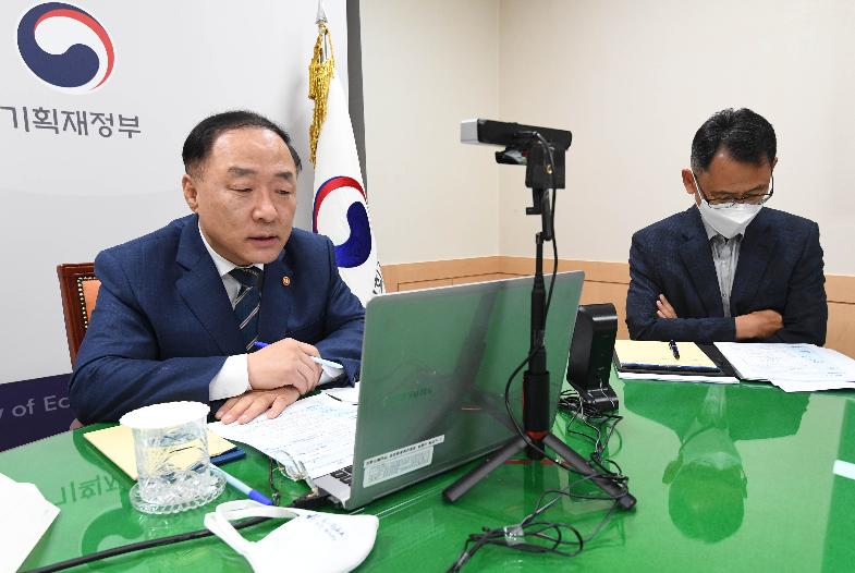 홍남기 부총리, 아사카와 ADB총재 화상 면담