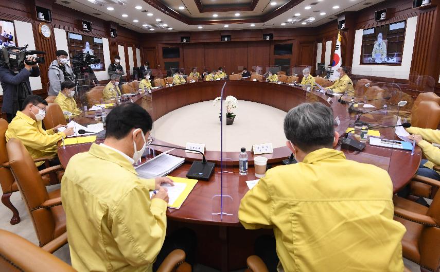 홍남기 부총리, 제5차 한국판 뉴딜 관계장관회의 겸 제20차 비상경제 중앙대책본부 회의