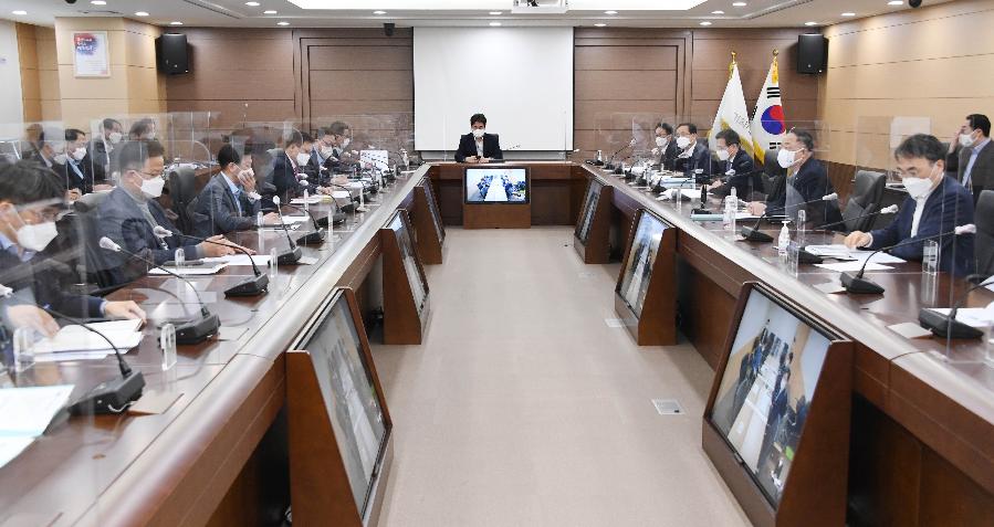 홍남기 부총리, 기획재정부 확대간부회의