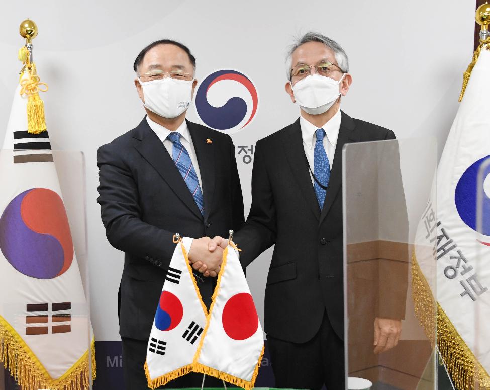 홍남기 부총리, 아이보시 코이치 주한 일본대사 면담