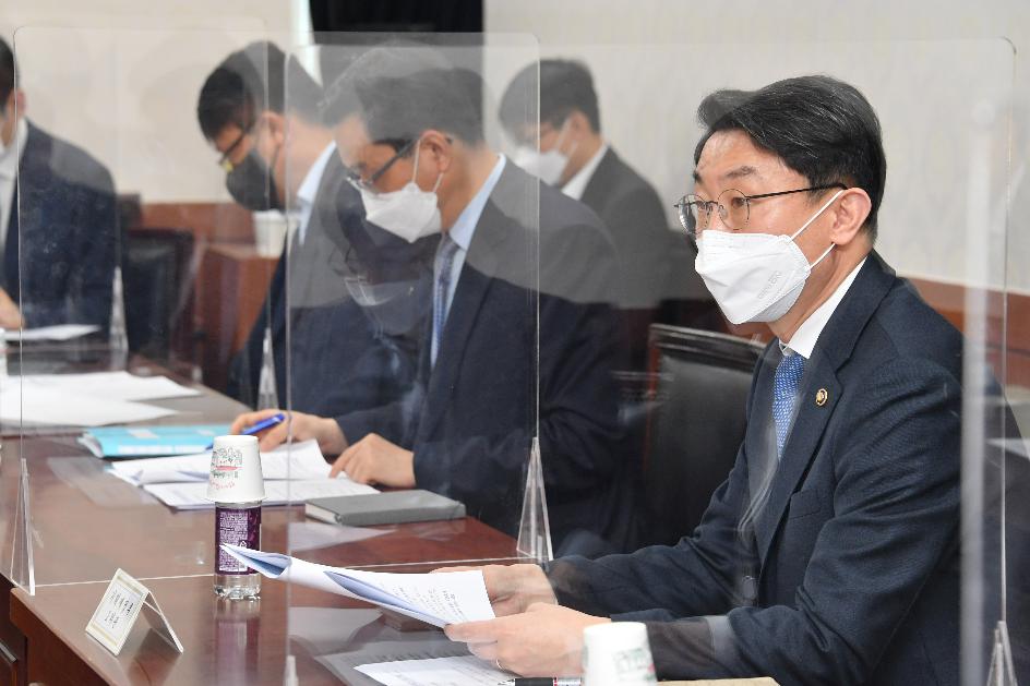 이억원 차관, 신산업 전략지원 TF 킥오프 회의