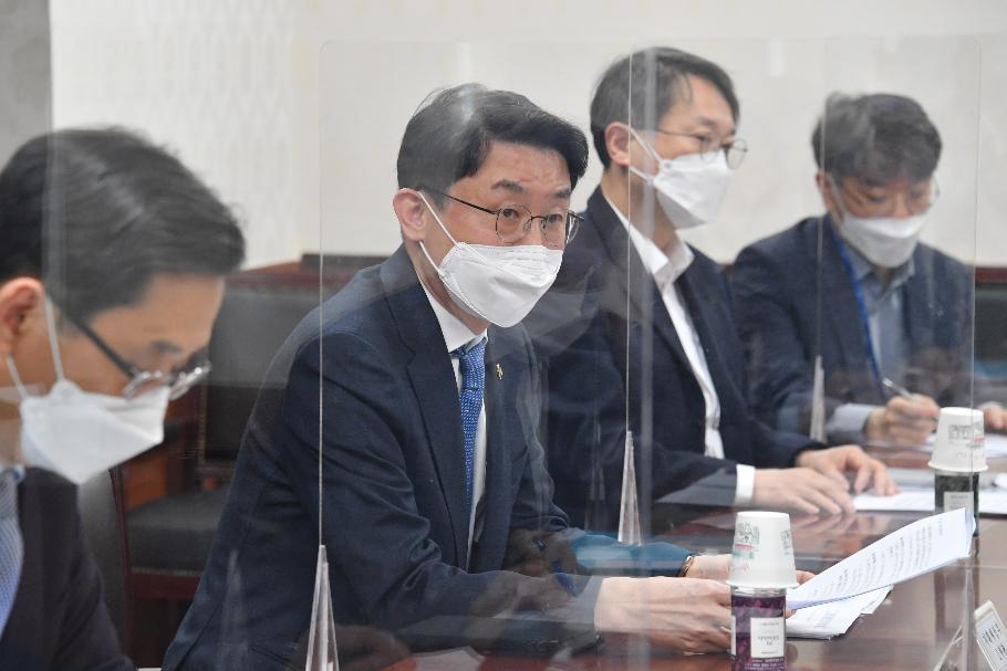 이억원 차관, 신산업 전략지원 TF 킥오프 회의