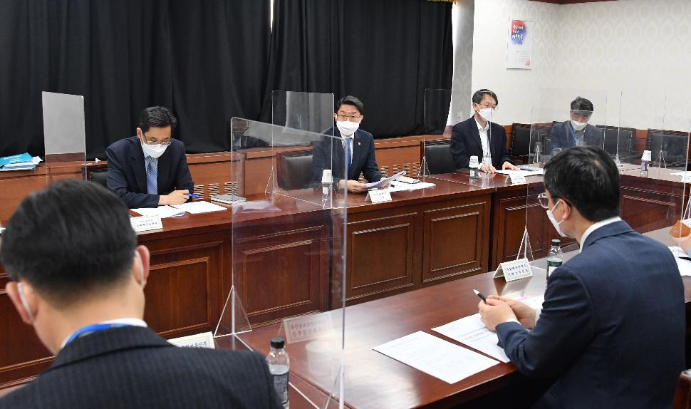 이억원 차관, 신산업 전략지원 TF 킥오프 회의