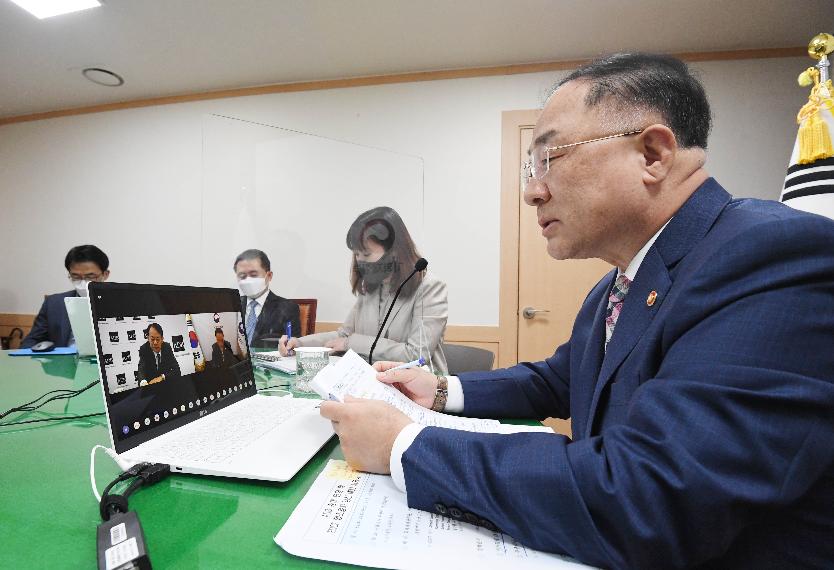 홍남기 부총리, 아사카와 아시아개발은행(ADB) 총재와 협조융자 확대 MOU 서명 및 양자면담